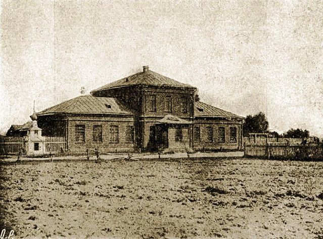 Малышевская сельская школа. Фото начала ХХ века.