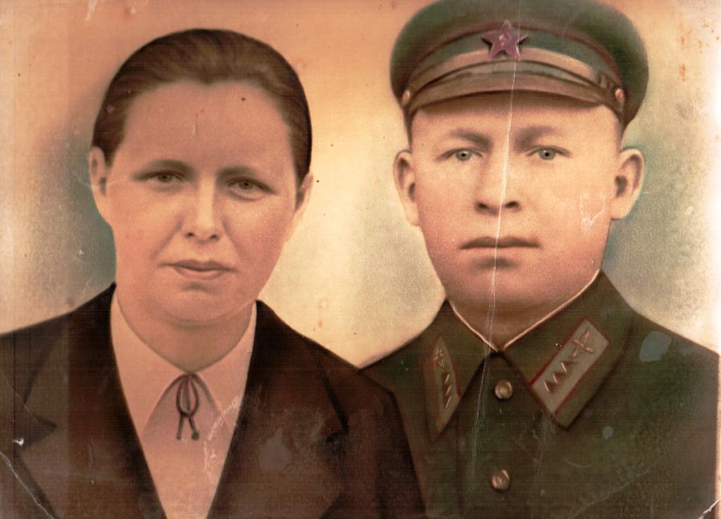 Аркадий Никифорович с женой